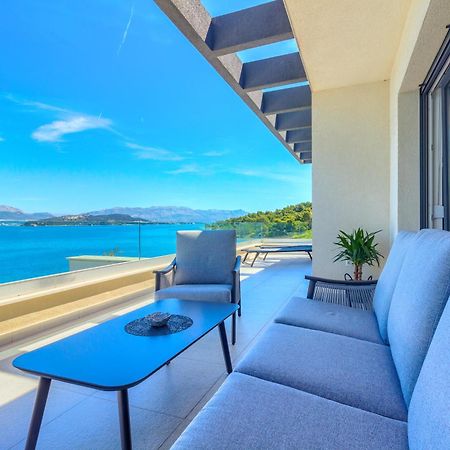 Luxury seafront villa A&D Slatine Extérieur photo