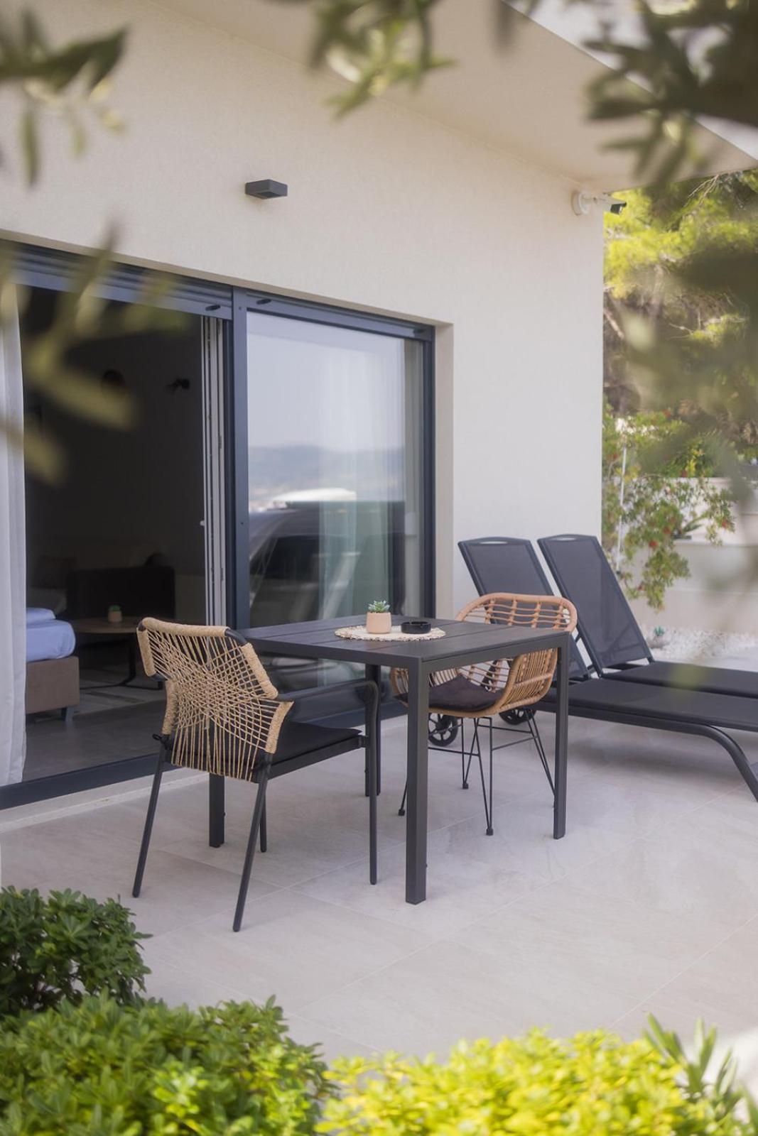 Luxury seafront villa A&D Slatine Extérieur photo